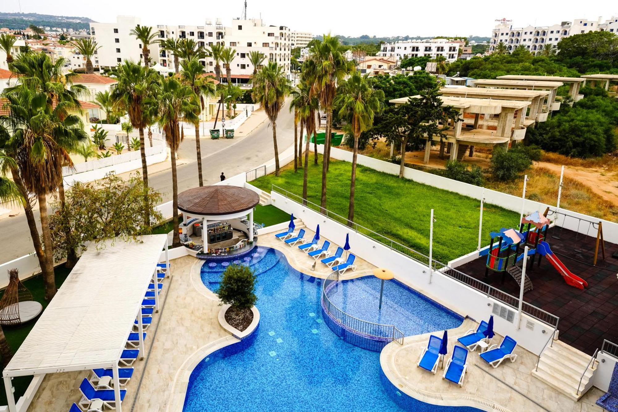 Captain Pier Hotel